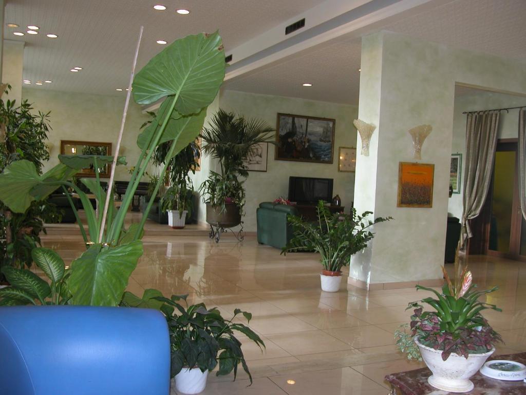 Hotel Calabresi San Benedetto del Tronto Eksteriør bilde